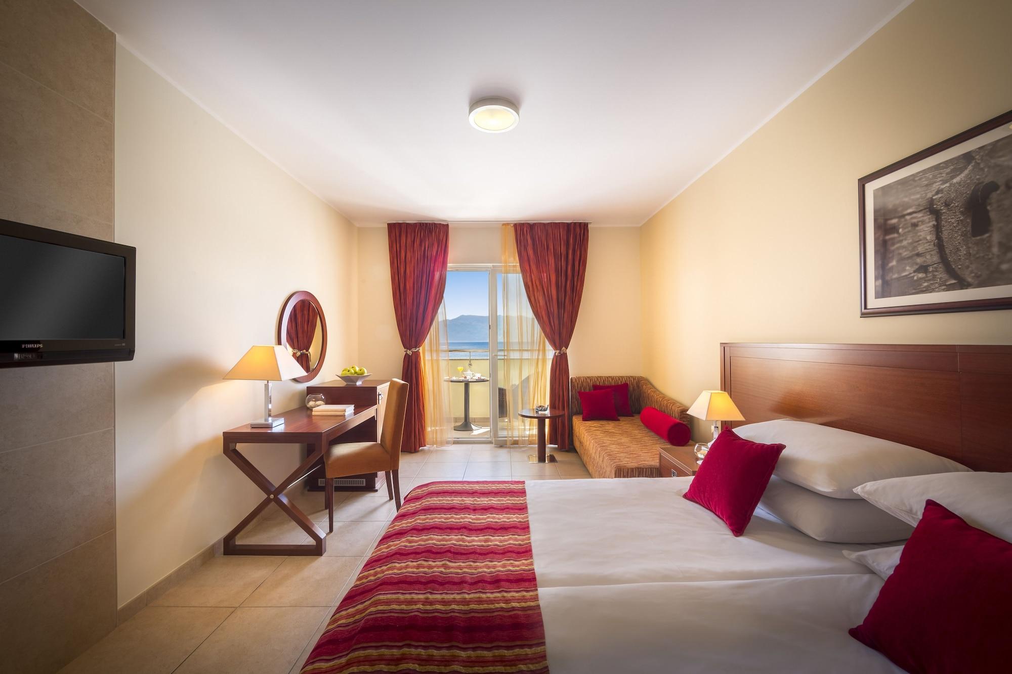 Valamar Villa Adria Baška Exteriör bild