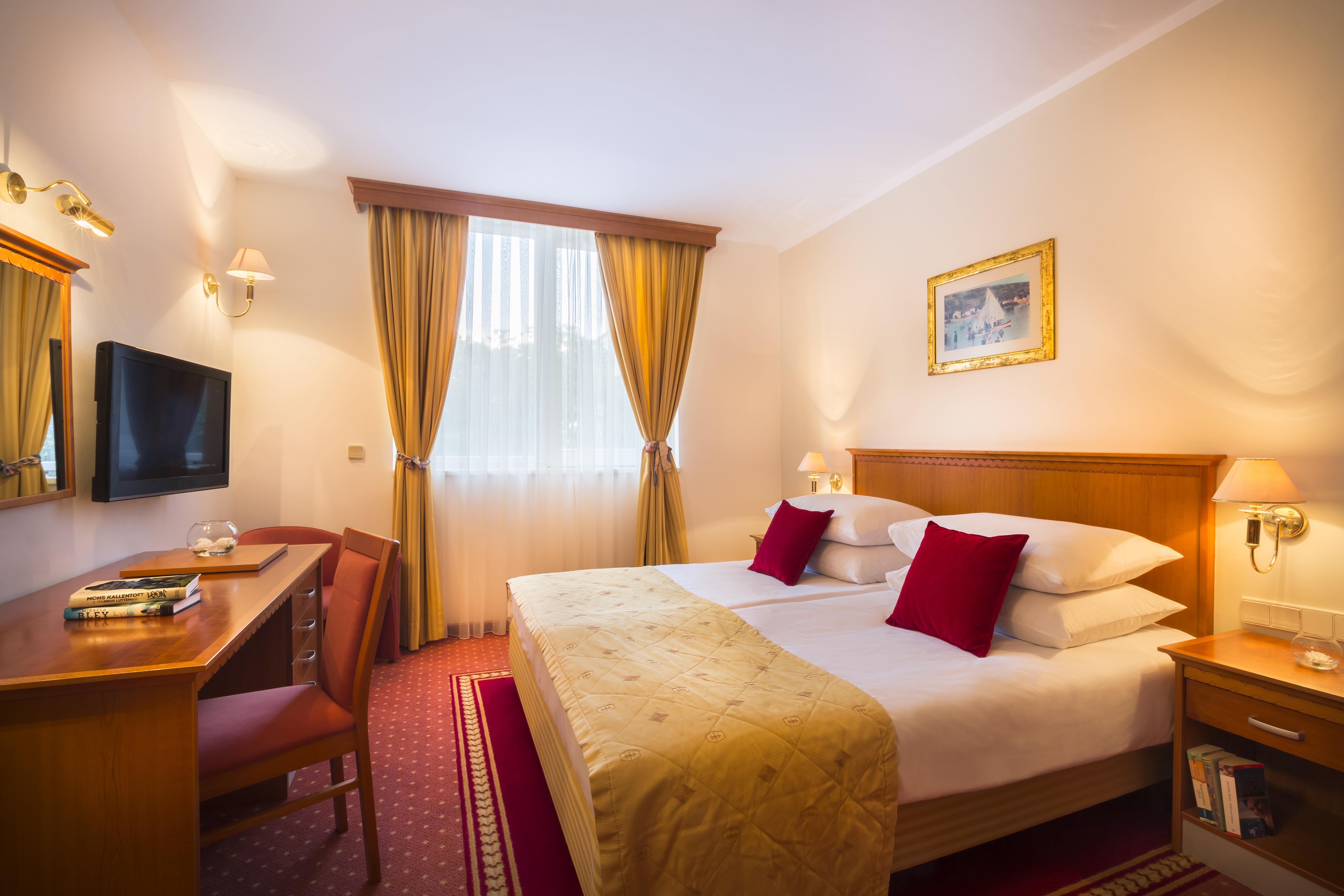 Valamar Villa Adria Baška Exteriör bild