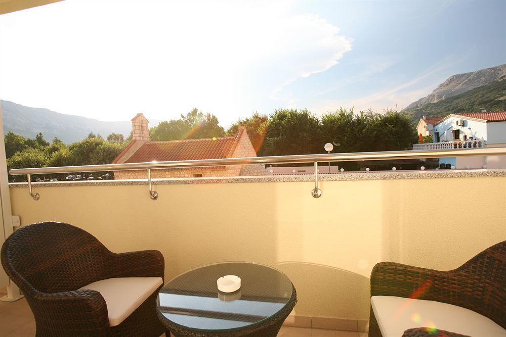 Valamar Villa Adria Baška Exteriör bild