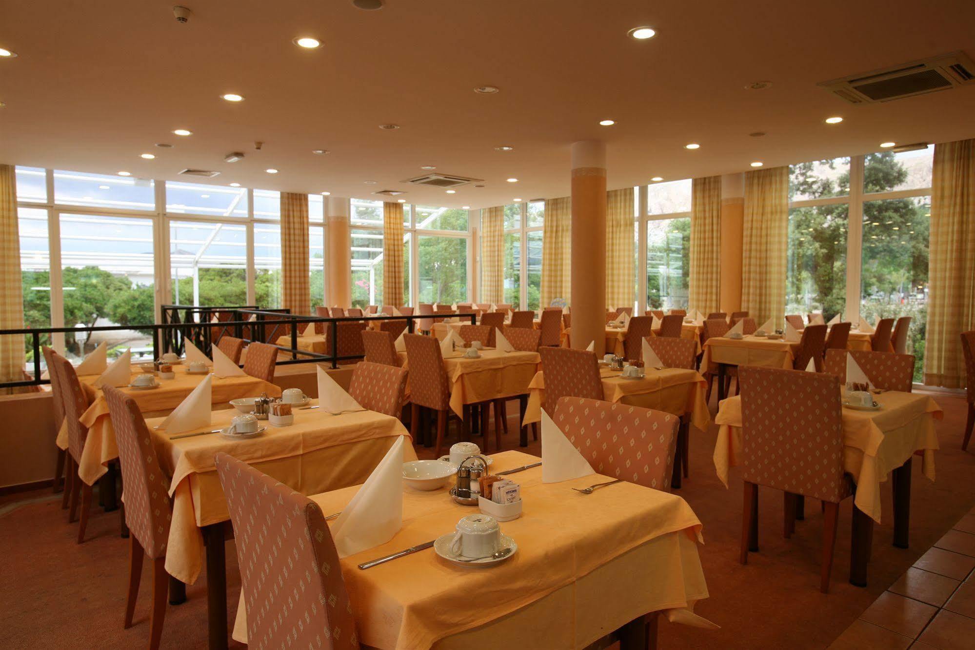 Valamar Villa Adria Baška Exteriör bild