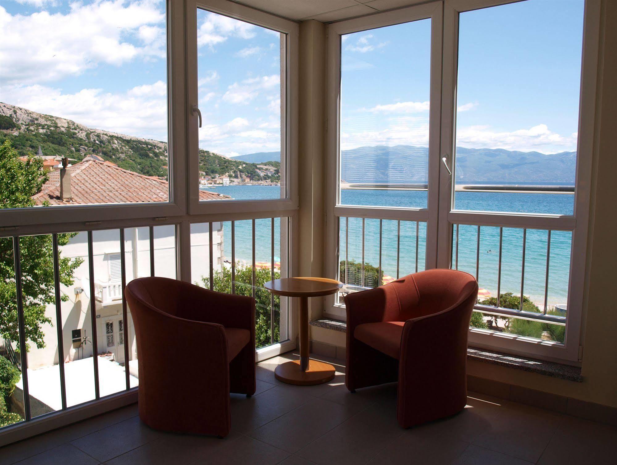 Valamar Villa Adria Baška Exteriör bild