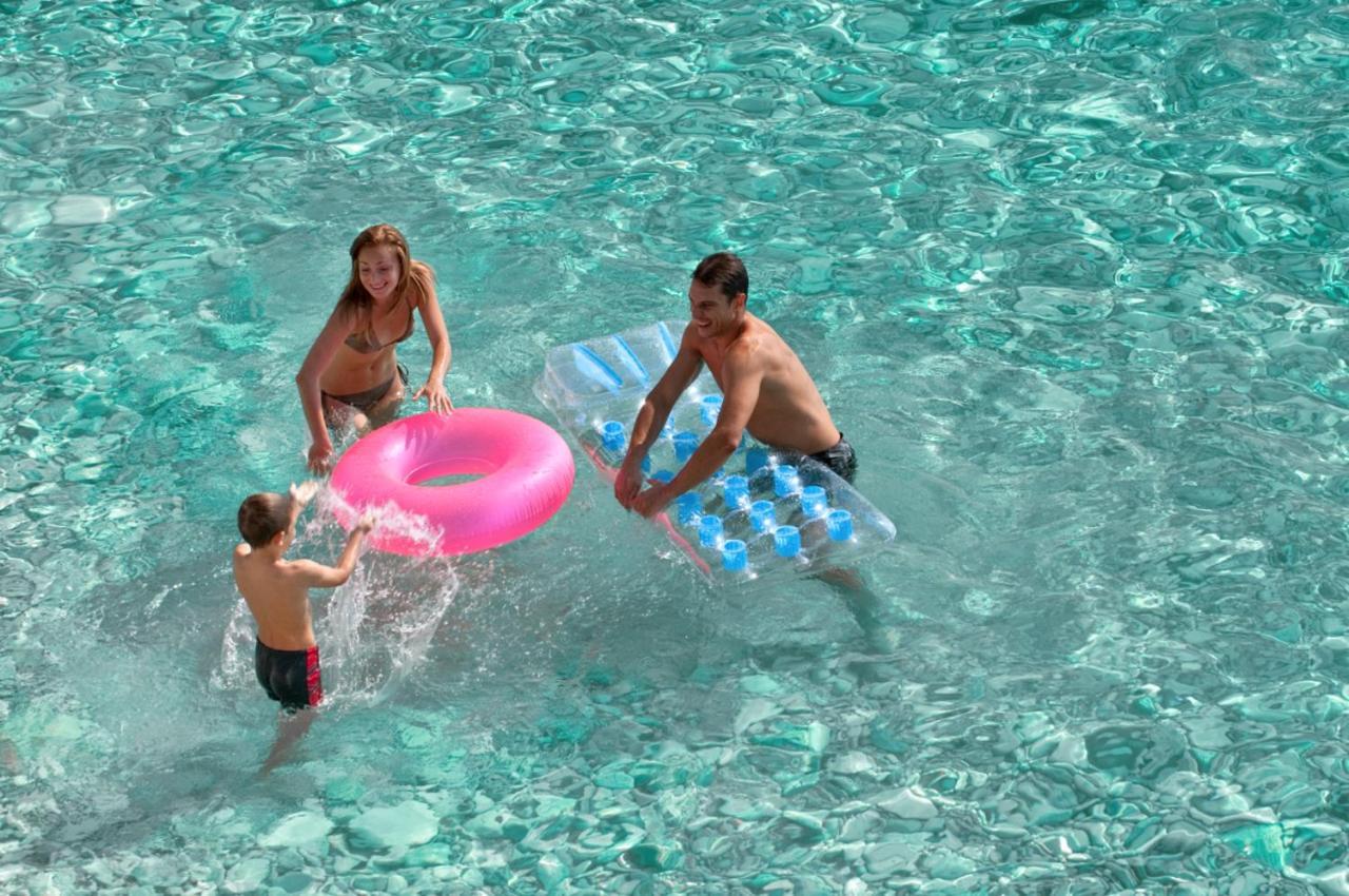 Valamar Villa Adria Baška Exteriör bild